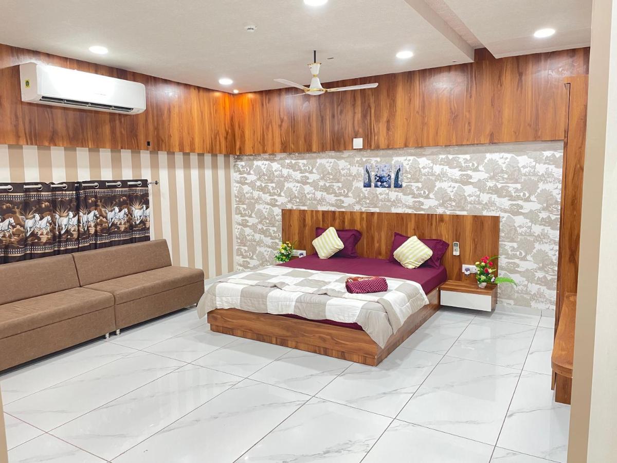 Kesar Hotel Viramgam Exterior foto